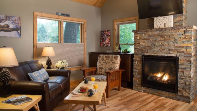 Wolf Cove Inn