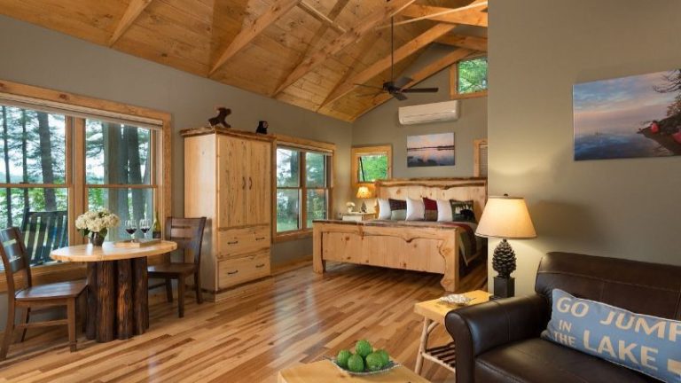 Wolf Cove Inn