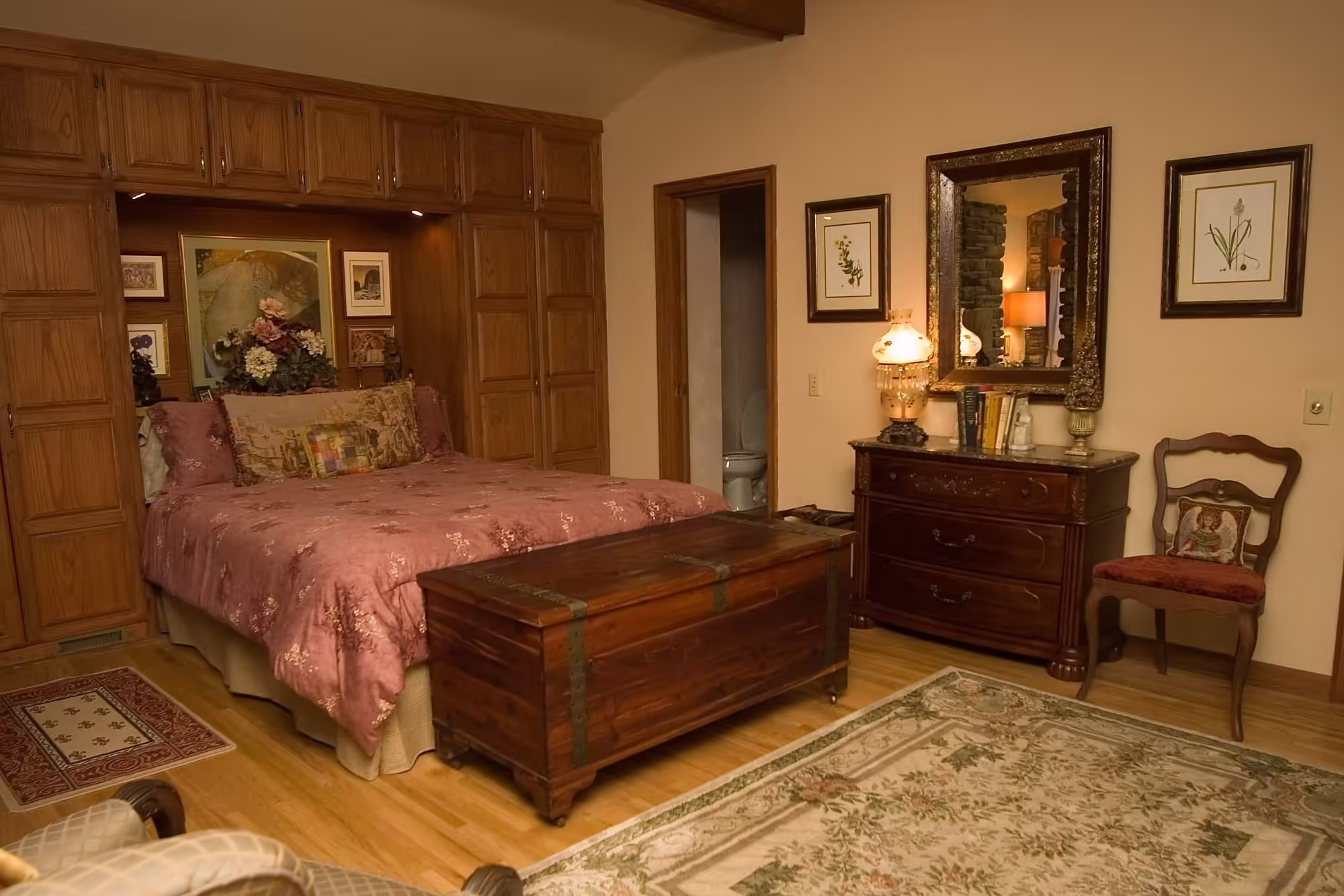 Azalea Falls Lodge, cabin with a private hot tub, photo 7
