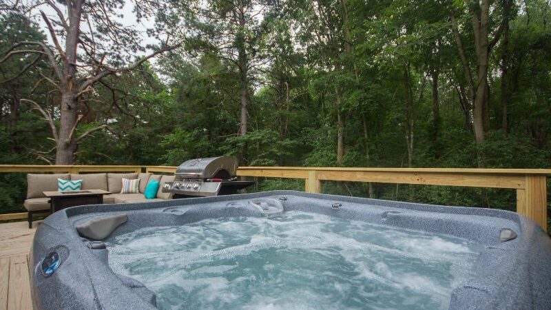 heavens hideaway - jacuzzi hotel room