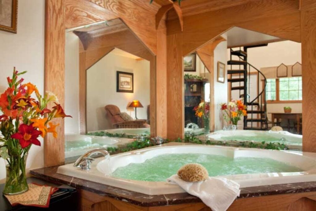 Hideaway Inn