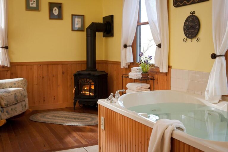Inn & Spa at Cedar Falls