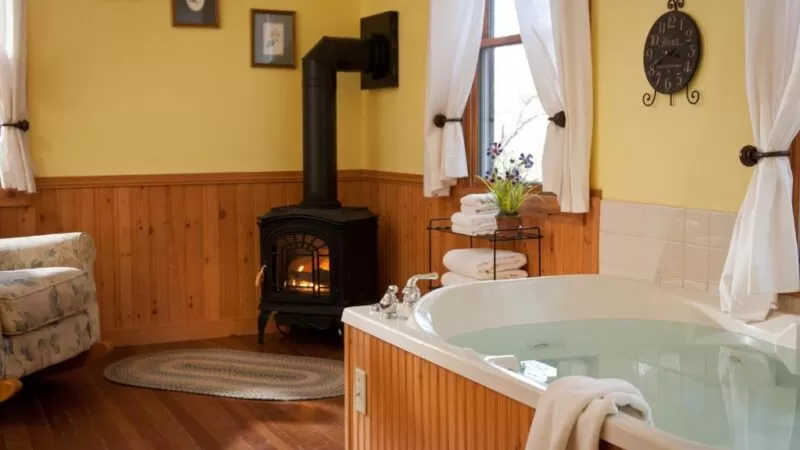 inn and spa at cedar falls - jacuzzi hotel room