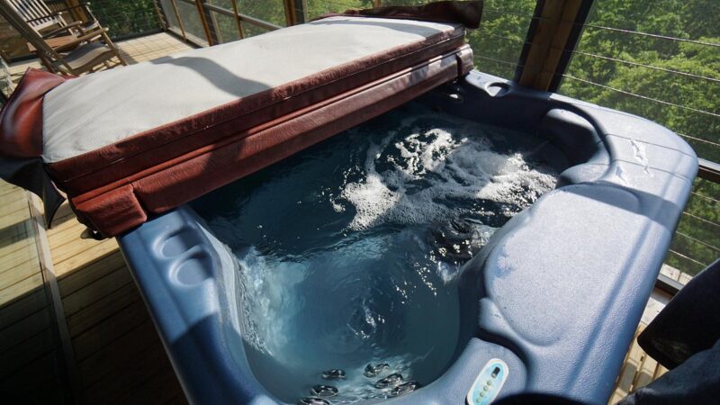 Iris Inn, cabin with a private hot tub