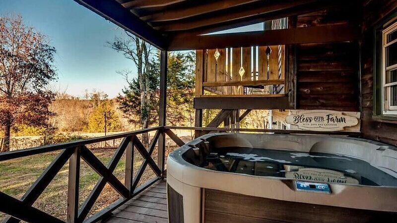 Swiss Chalet, cabin with a private hot tub