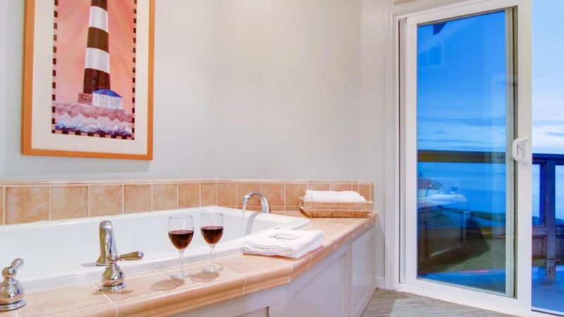Acqua Hotel Mill Valley, room with private jacuzzi