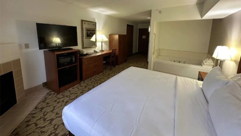 AmericInn by Wyndham Appleton