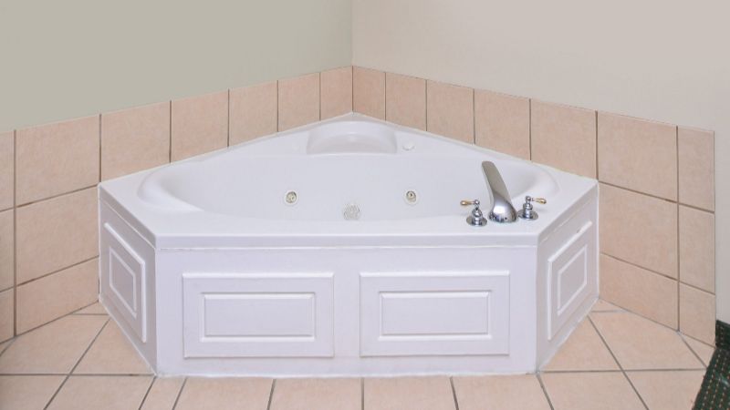 Americas Best Value Inn Wiggins, room with private jacuzzi, photo 1