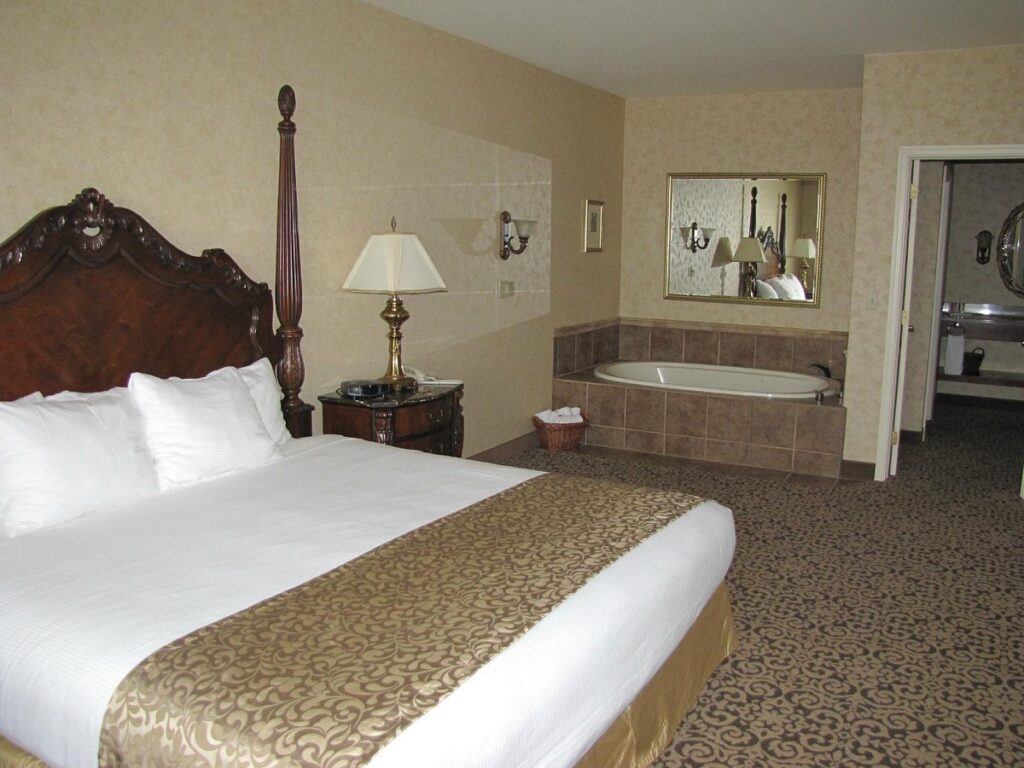 AmishView Inn & Suites