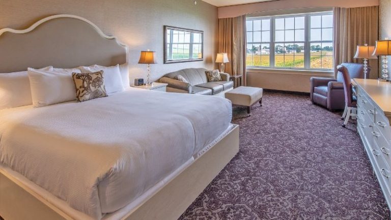 AmishView Inn & Suites