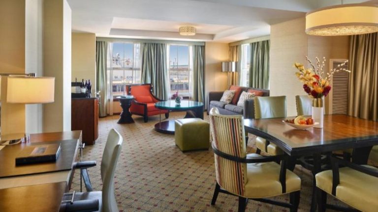 Battery Wharf Hotel, Boston Waterfront