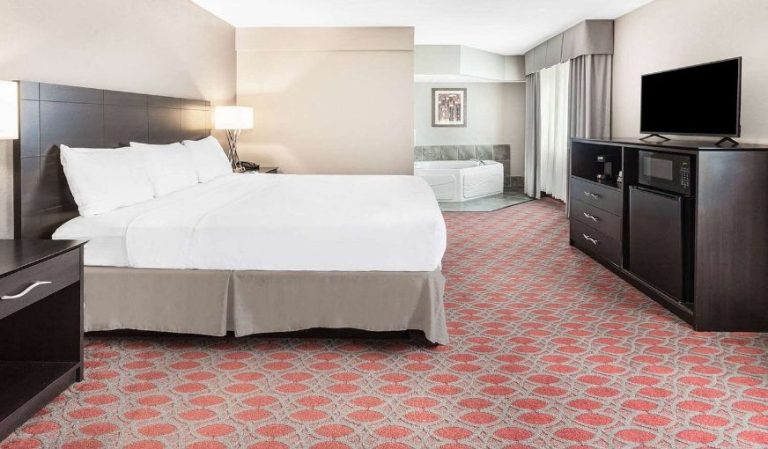 Baymont By Wyndham Brooklyn Center