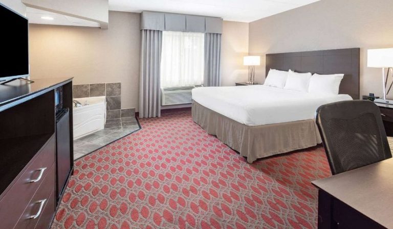 Baymont By Wyndham Brooklyn Center