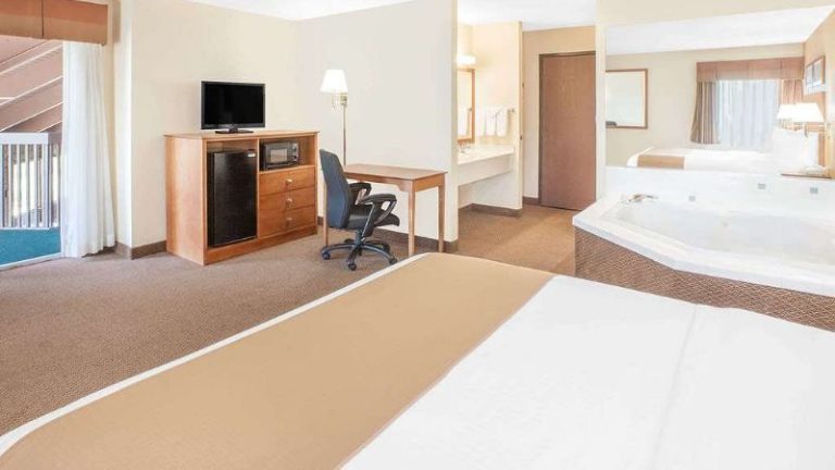 Baymont by Wyndham Port Huron