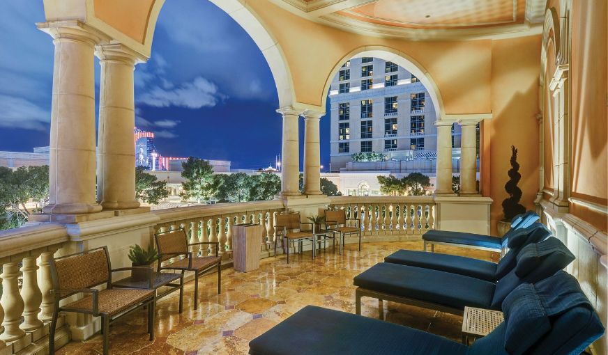 Bellagio, room with private jacuzzi, photo 6