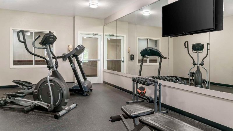 Best Western Beacon Inn, room with private jacuzzi, photo 6