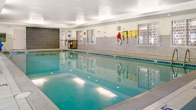 Best Western Beacon Inn, room with private jacuzzi, photo 7