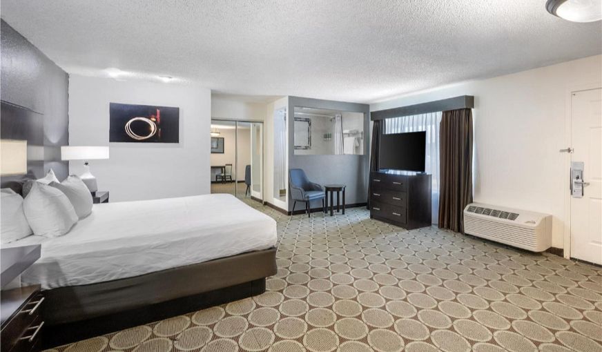 Best Western Pahrump Oasis, room with private jacuzzi, photo 3