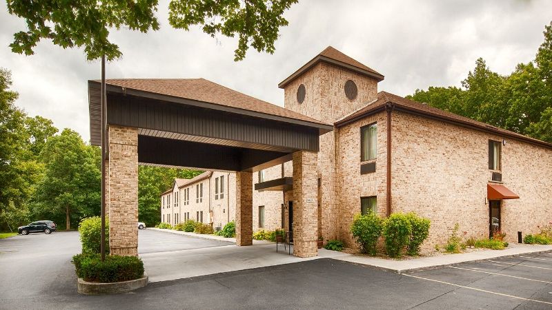 Best Western Plaza Hotel Saugatuck, room with private jacuzzi, photo 8
