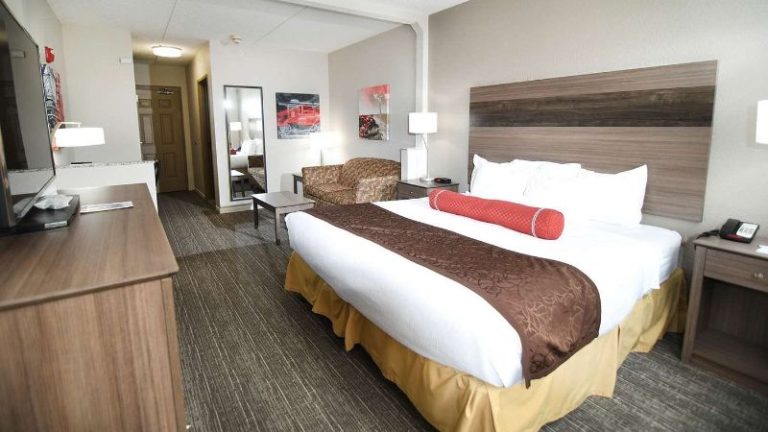 Best Western Plus Sandusky Hotel & Suites