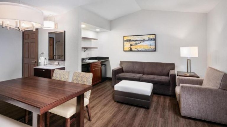 Best Western Premier Bridgewood Resort Hotel