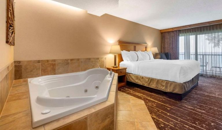 Best Western Premier The Lodge On Lake Detroit