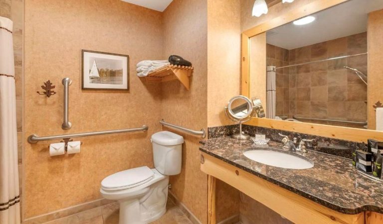 Best Western Premier The Lodge On Lake Detroit