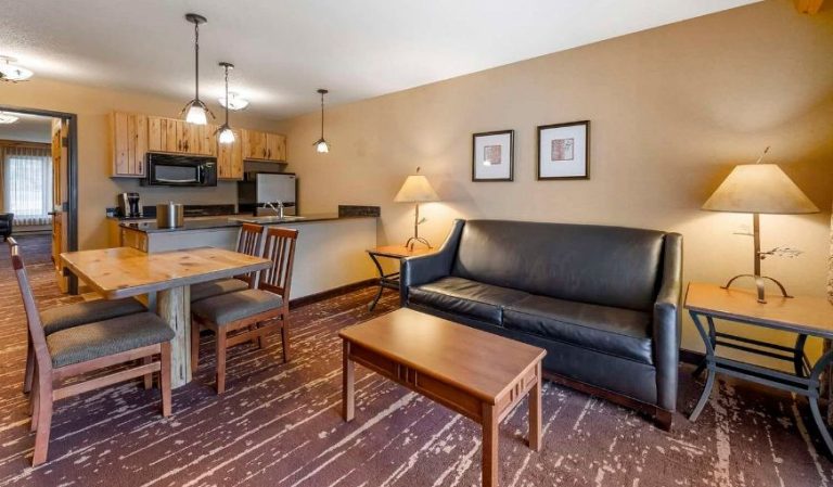 Best Western Premier The Lodge On Lake Detroit