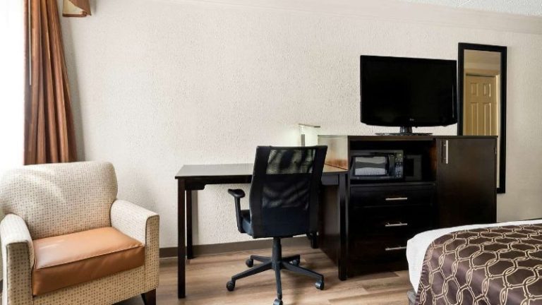 Best Western Riverside Inn
