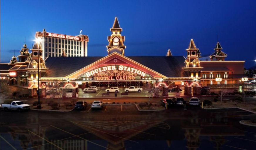 Boulder Station Hotel and Casino, room with private jacuzzi, photo 4