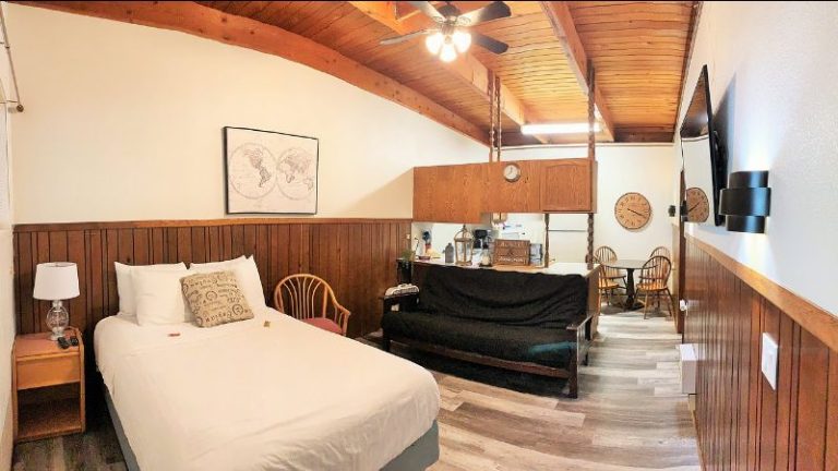 Breakers Boutique Inn