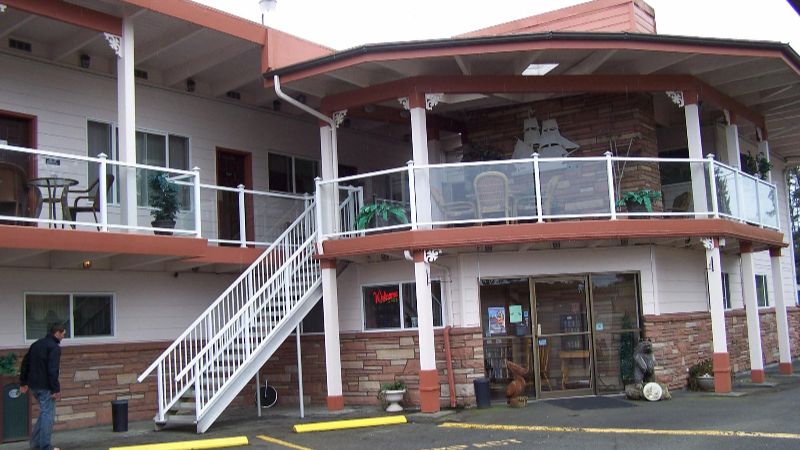 Breakers Boutique Inn, room with private jacuzzi, photo 7