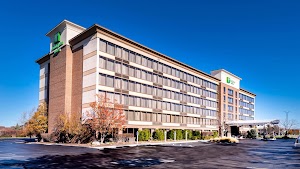 Holiday Inn & Suites Warren, an IHG Hotel