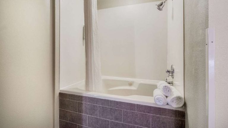 Clarion Pointe Wake Forest – Raleigh North