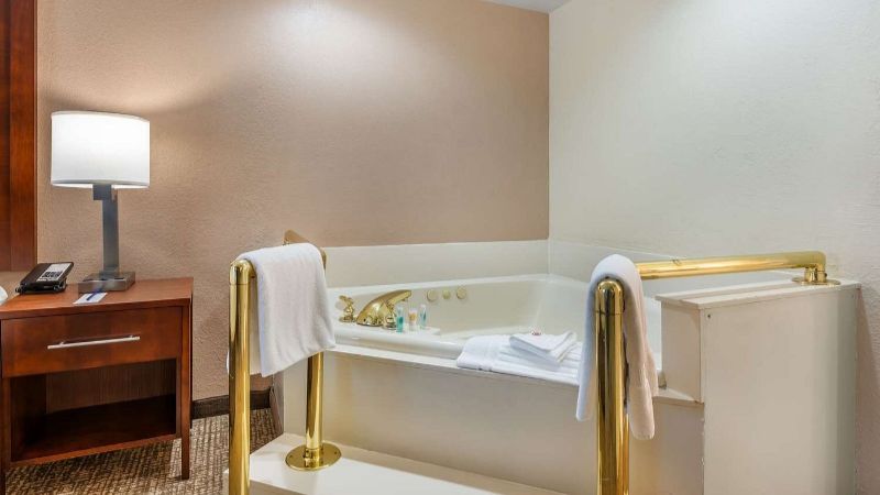 Lafayette hotel room with a jacuzzi