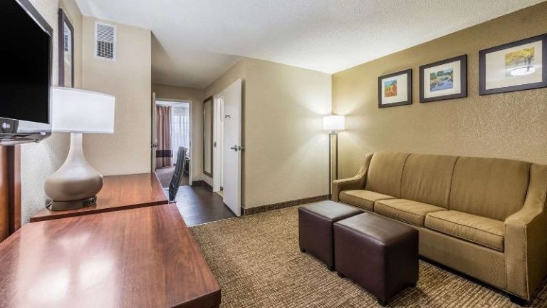Comfort Inn & Suites Dayton North
