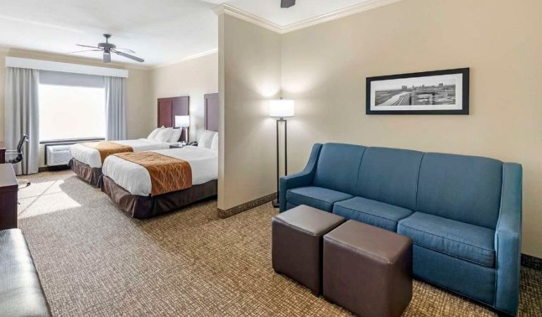Comfort Inn & Suites Fort Worth – Fossil Creek