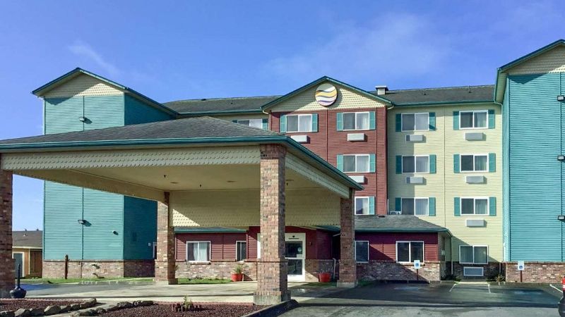Comfort Inn and Suites, room with private jacuzzi, photo 7