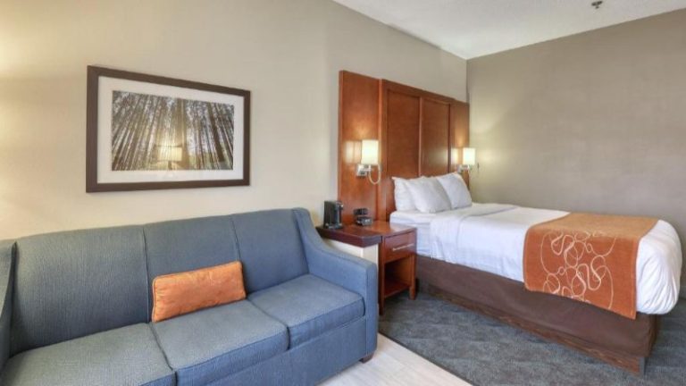 Comfort Suites Appleton Airport