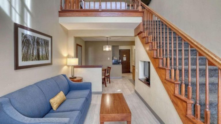 Comfort Suites Appleton Airport