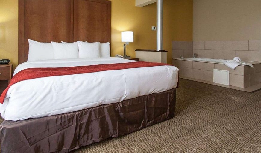 Comfort Suites Tulsa Central
