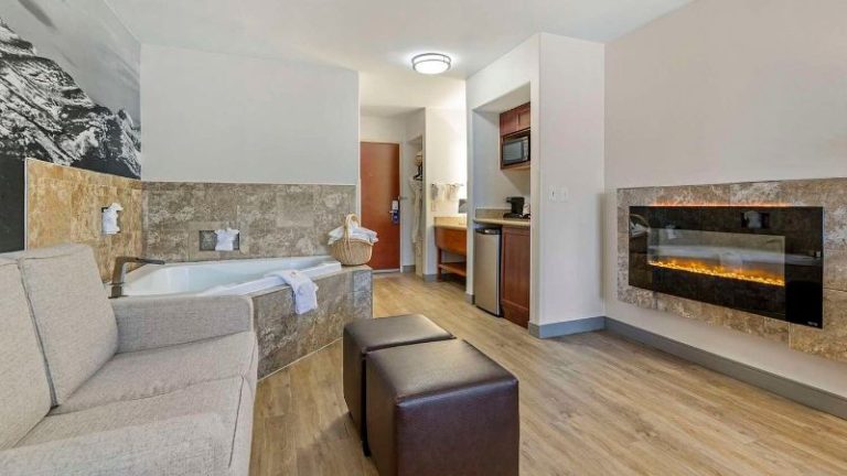 Comfort Suites Golden West on Evergreen Parkway