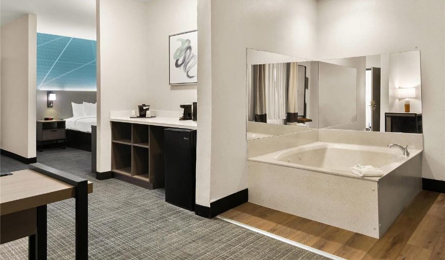 Comfort Suites North Fossil Creek
