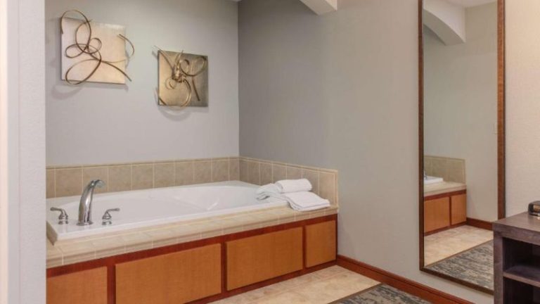 Copperleaf Boutique Hotel & Spa