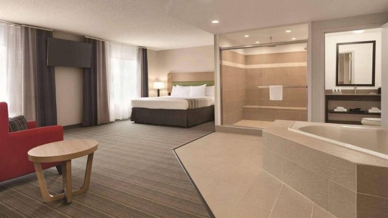 Country Inn & Suites by Radisson, Raleigh-Durham Airport, NC