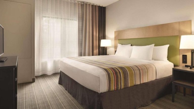 Country Inn & Suites by Radisson, Raleigh-Durham Airport, NC