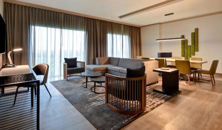 Dallas/Fort Worth Marriott Hotel & Golf Club at Champions CirclekXce Airport