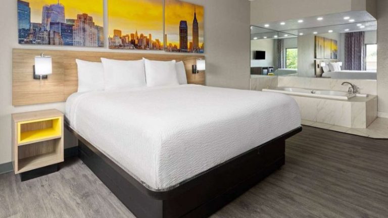 Days Inn & Suites by Wyndham Albany NY