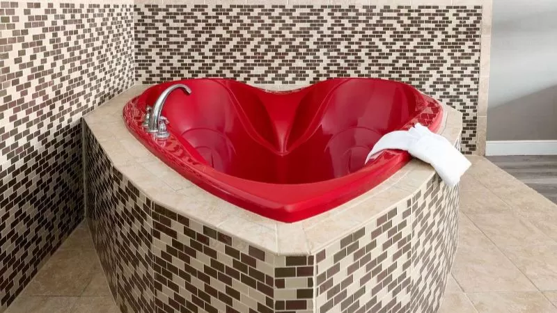 Days Inn Wyndham jackson Downtown1 - jacuzzi hotel room