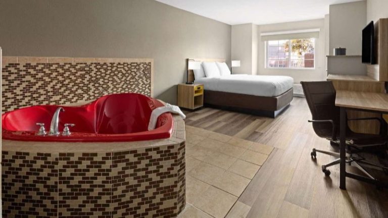 Days Inn by Wyndham Jackson Downtown